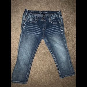 Juniors blue jean capris size 11/12 barely worn.